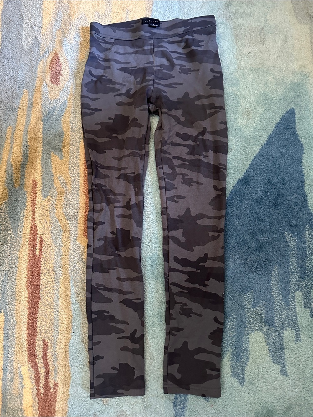 Sanctuary Gray Camo Leggings